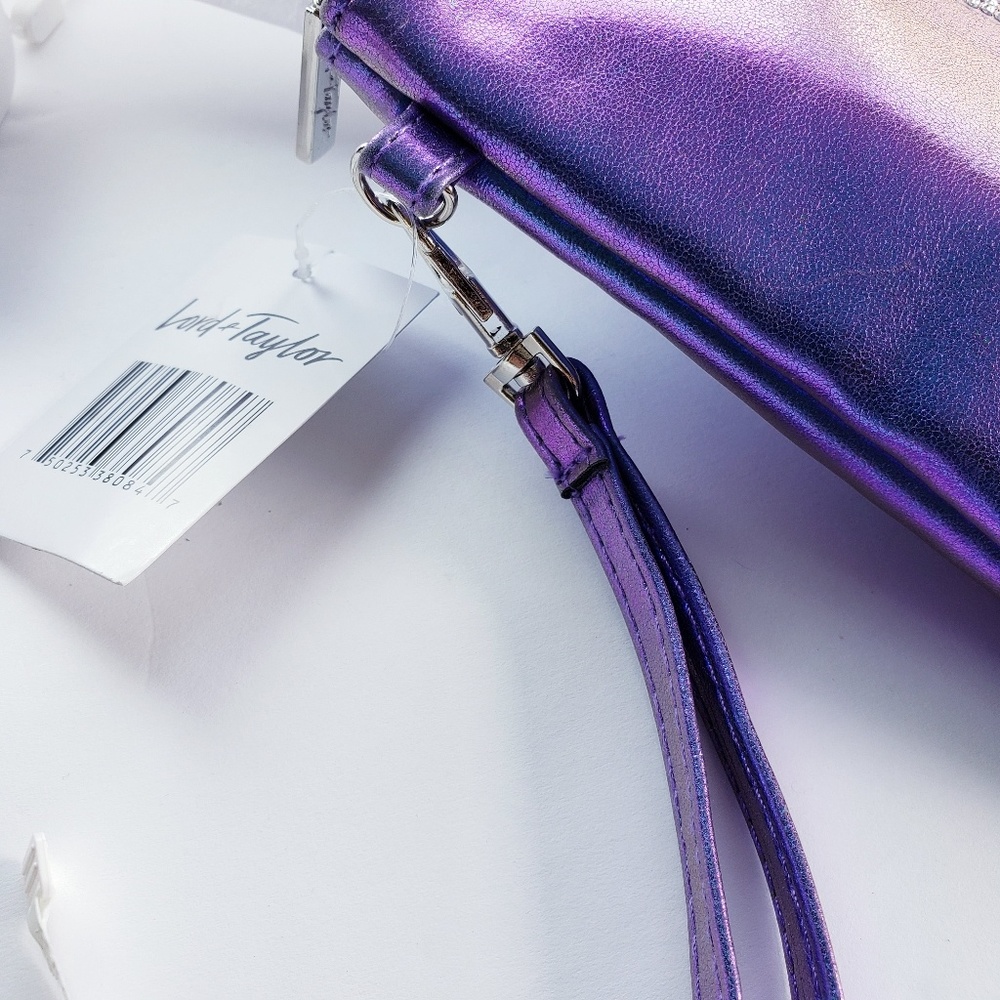 LORD & TAYLOR- Wristlet and 3 Makeup Brushes NWT - Picture 6 of 7